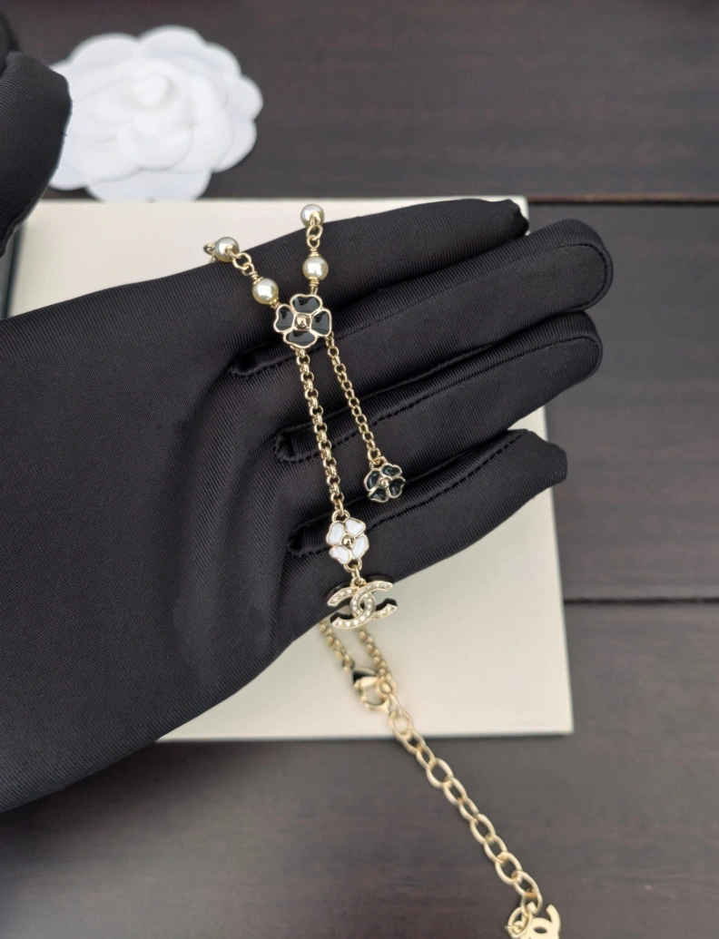 Comfortable Chxnxl Necklaces 286578