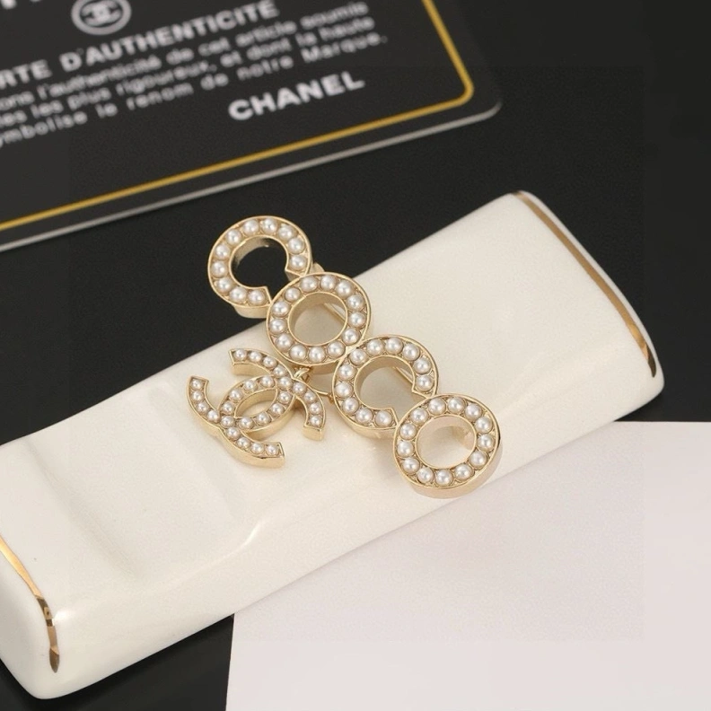 Chxnxl Brooches Sleek 287735