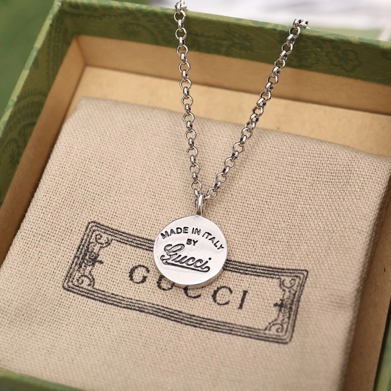 EyeCatching Gxccx Necklaces 302980