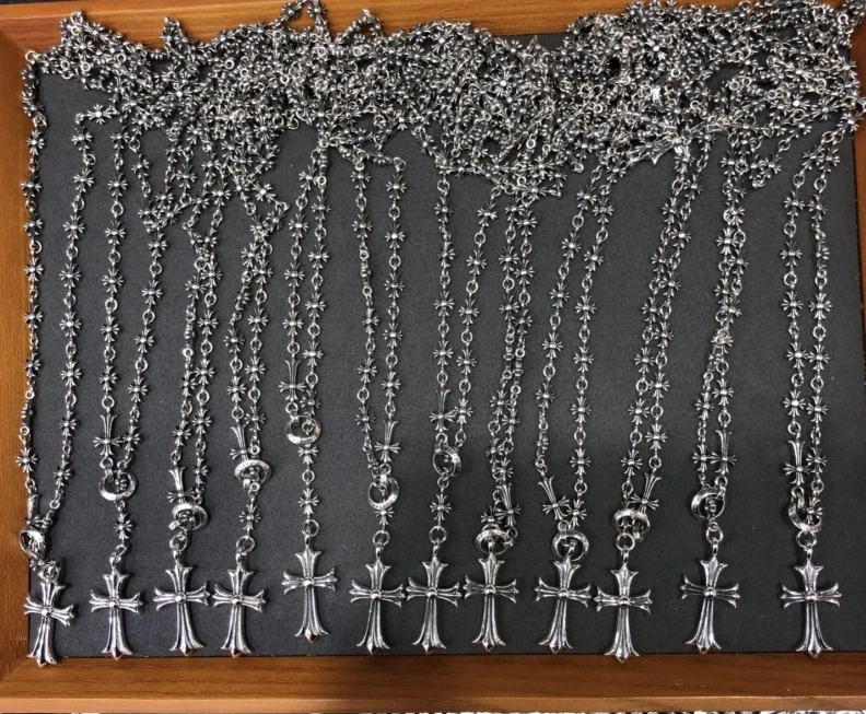 Refined Chrxmx Hxxrts Necklaces 297568