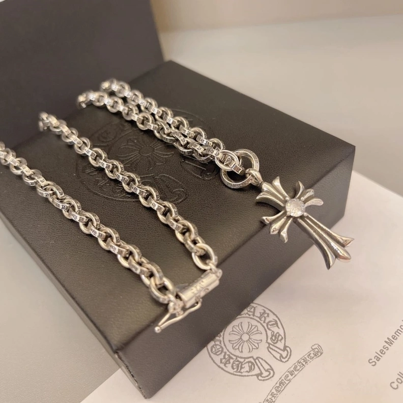 EasyMatch Chrxmx Hxxrts Necklaces 297566