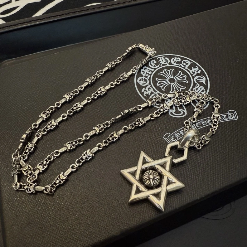 NewStyle Chrxmx Hxxrts Necklaces 297556