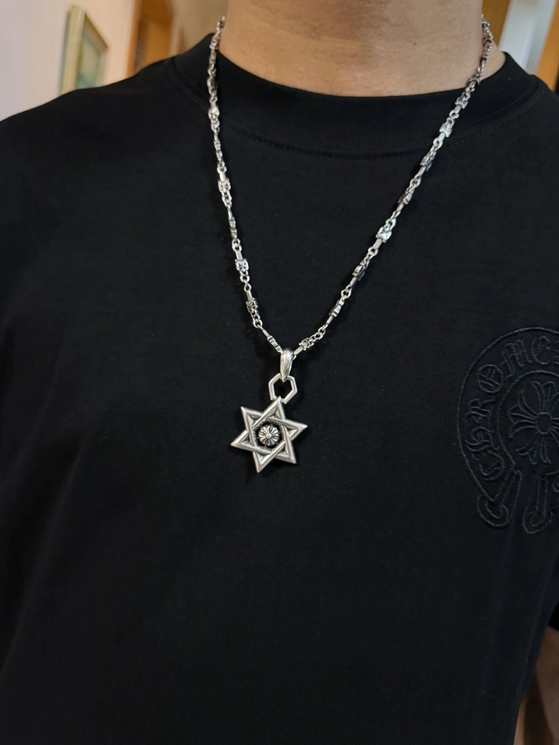 NewStyle Chrxmx Hxxrts Necklaces 297556