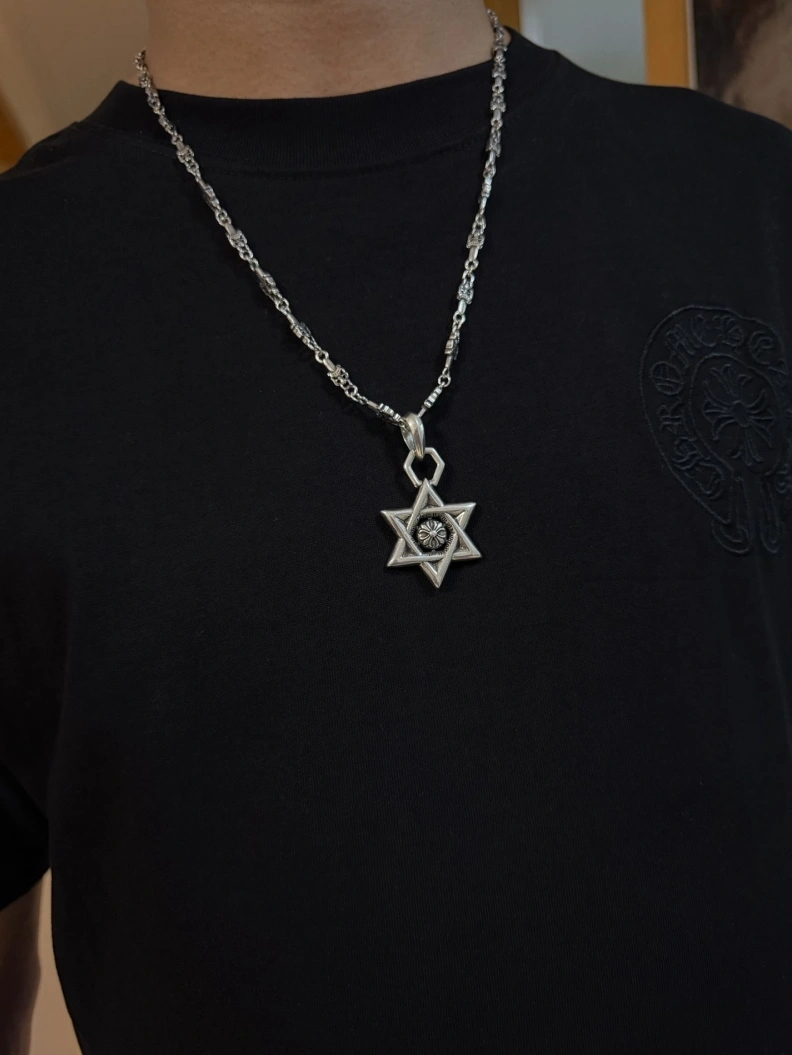NewStyle Chrxmx Hxxrts Necklaces 297556