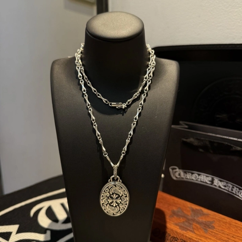 Chrxmx Hxxrts Necklaces Cozy 297567