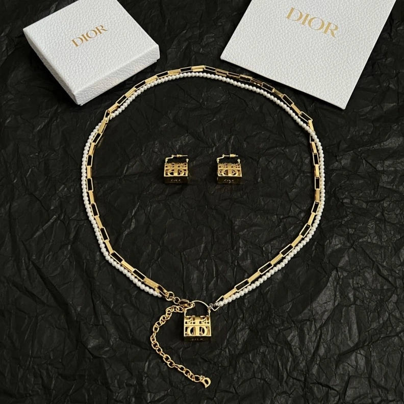 Christian Dxxr Earrings SmartChoice 294412