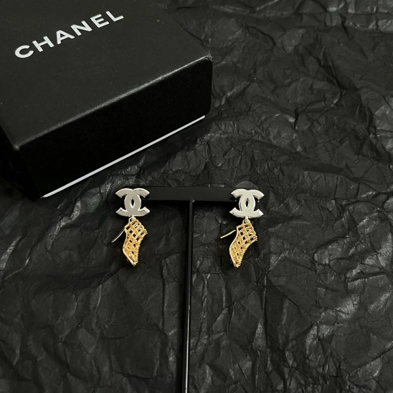 Stylish Chxnxl Earrings 286958