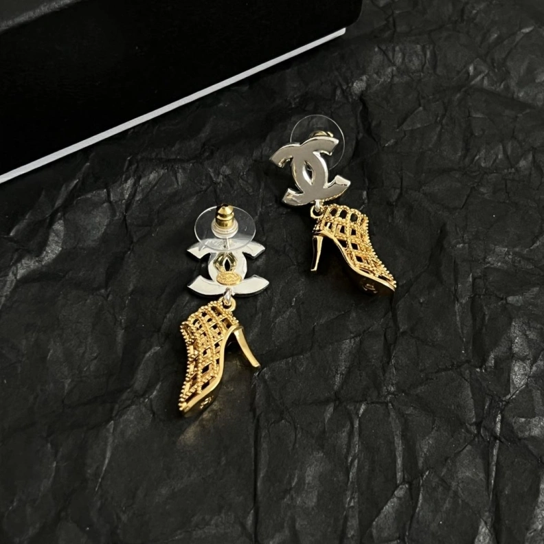 Stylish Chxnxl Earrings 286958
