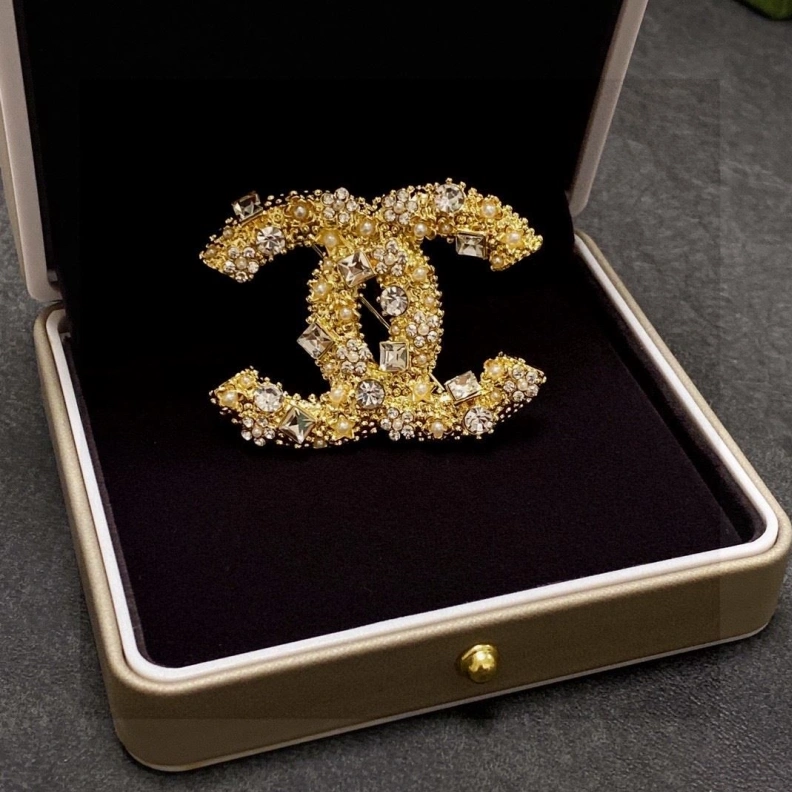 Elegant Chxnxl Brooches 287722