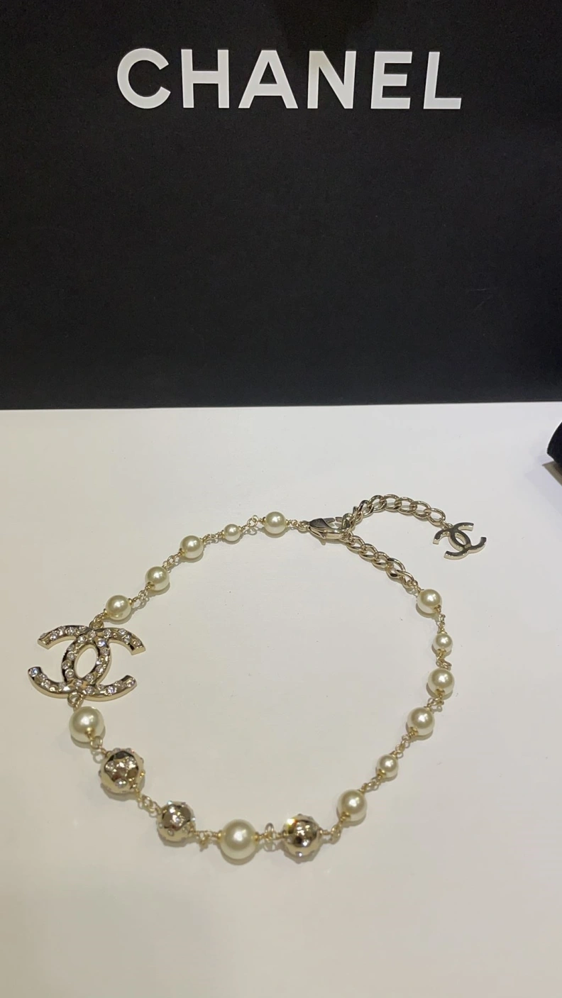 Minimalist Chxnxl Necklaces 286564