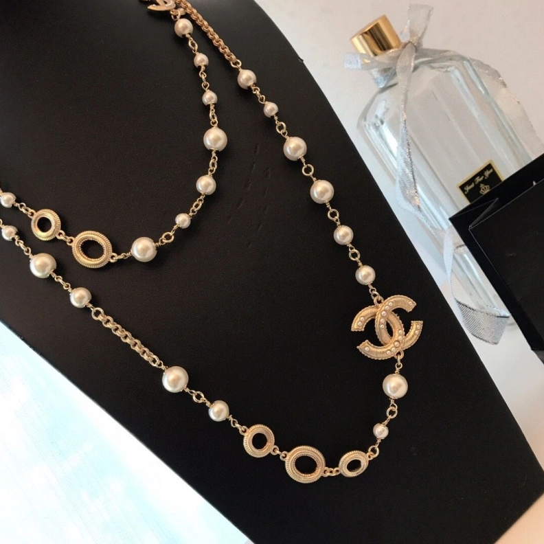 Stylish Chxnxl Necklaces 285570