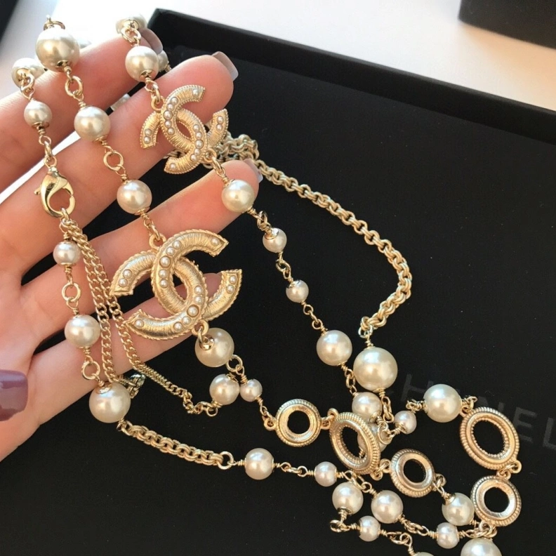 Stylish Chxnxl Necklaces 285570