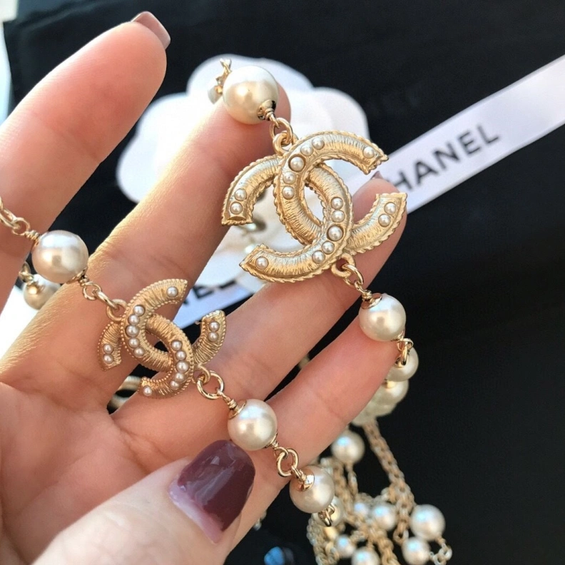 Stylish Chxnxl Necklaces 285570