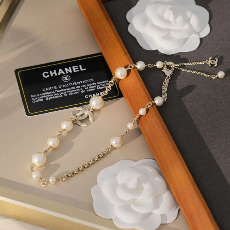 EyeCatching Chxnxl Necklaces 285567