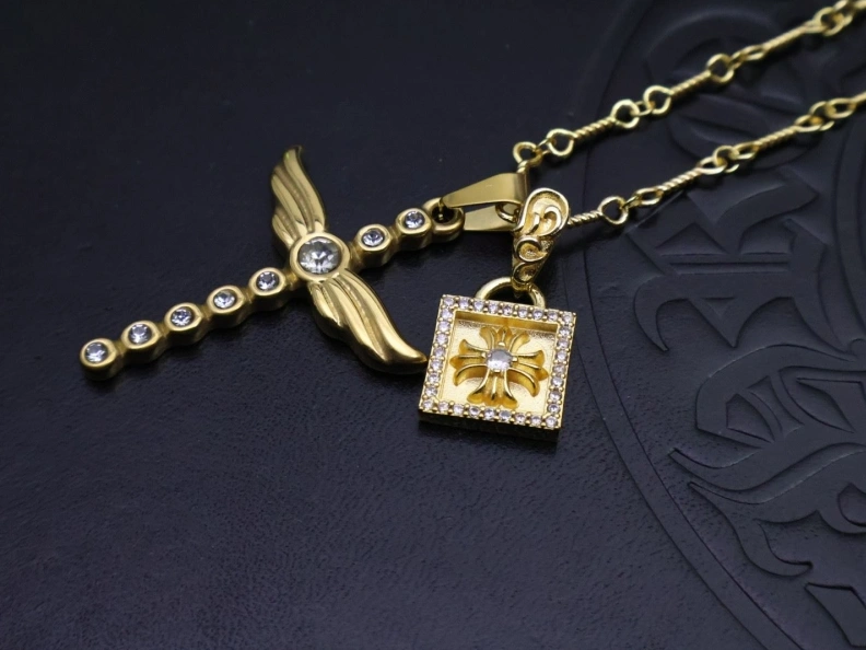 Lightweight Chrxmx Hxxrts Necklaces 297175
