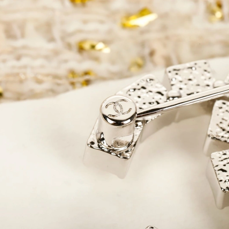 AllSeason Chxnxl Brooches 286439