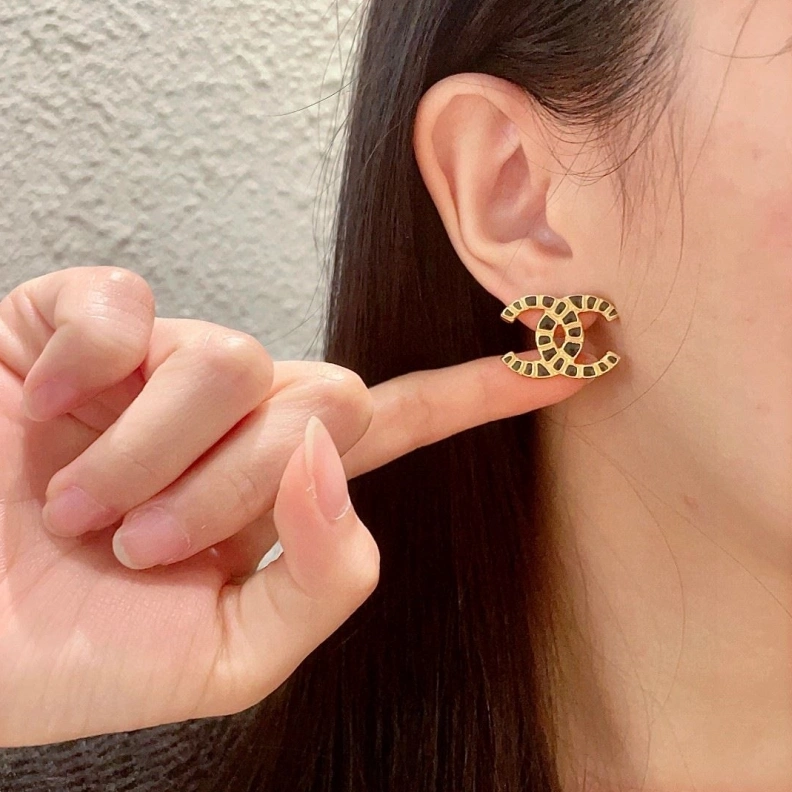 Breathable Chxnxl Earrings 286313