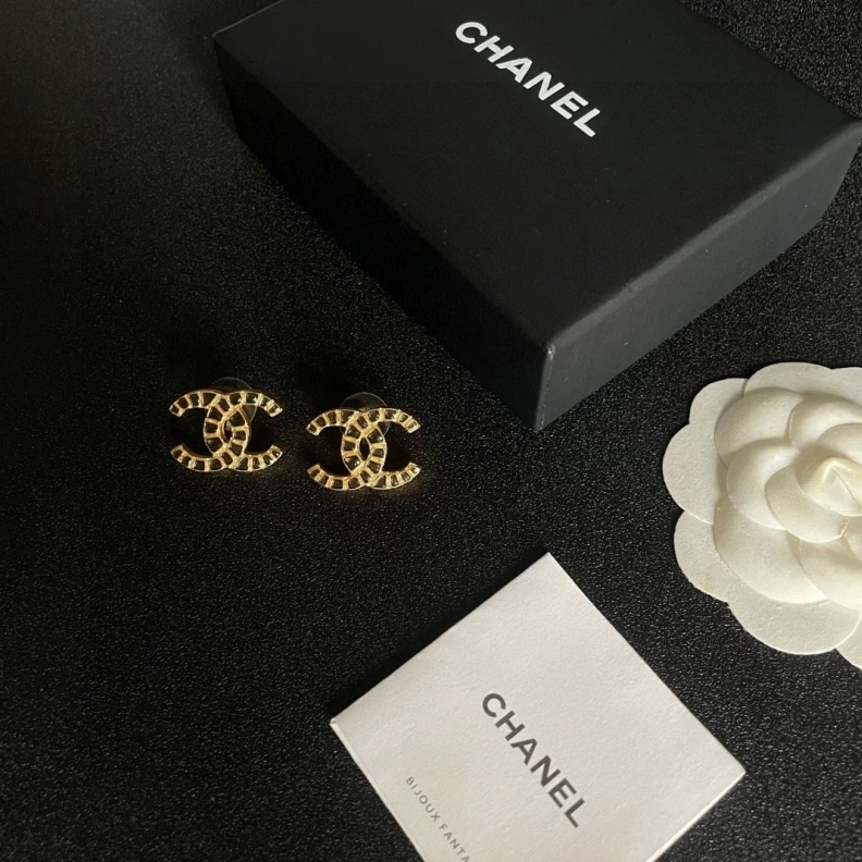 Breathable Chxnxl Earrings 286313