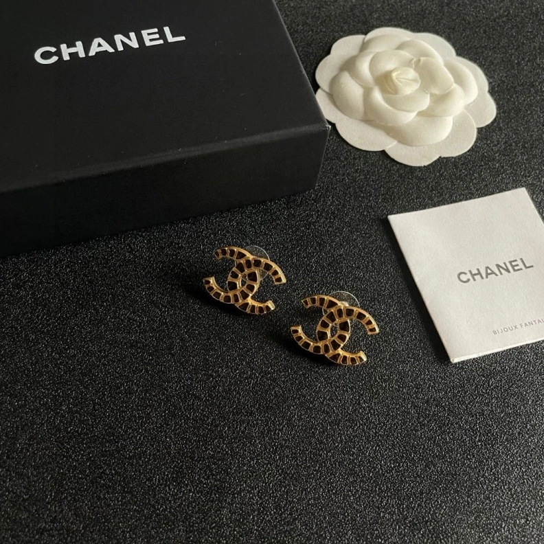 Breathable Chxnxl Earrings 286313