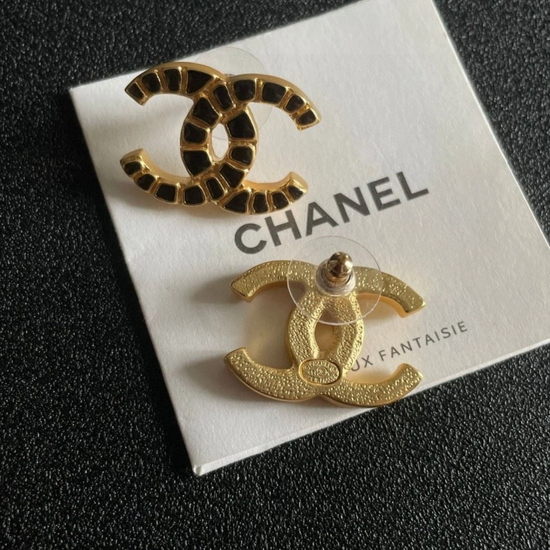 Breathable Chxnxl Earrings 286313