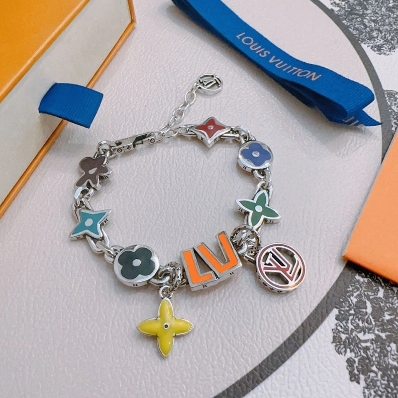 Trendsetting LX Necklaces 308968