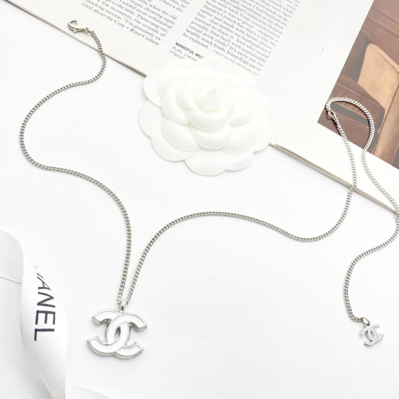 Bold Chxnxl Necklaces 285551