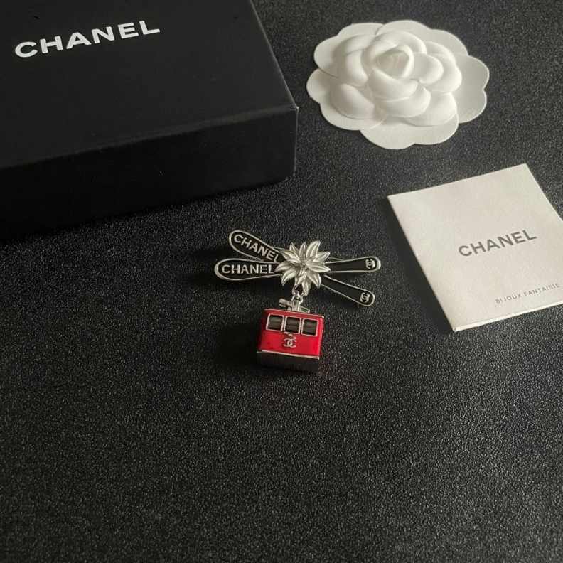 Timeless Chxnxl Brooches 286432