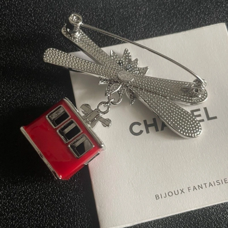 Timeless Chxnxl Brooches 286432