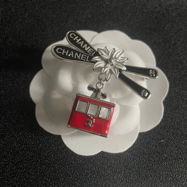 Timeless Chxnxl Brooches 286432