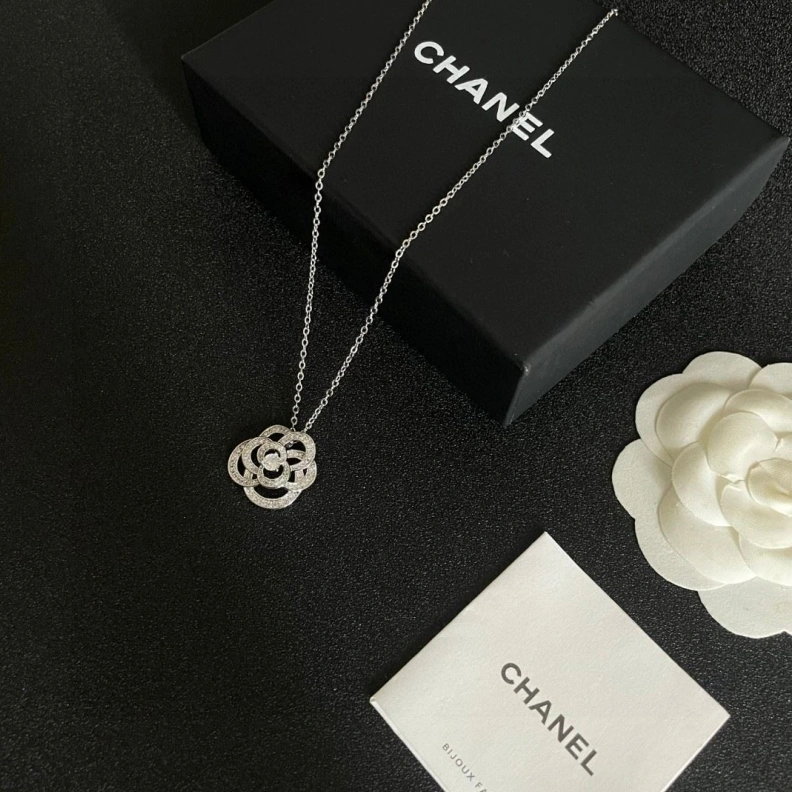 Breathable Chxnxl Necklaces 285558
