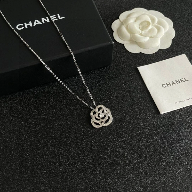 Breathable Chxnxl Necklaces 285558