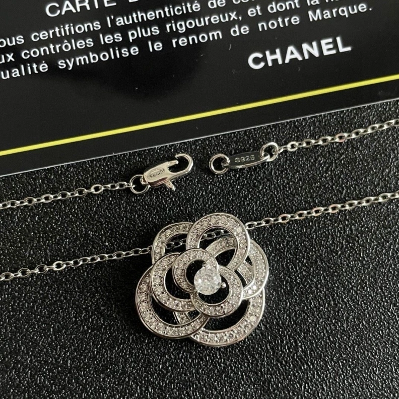 Breathable Chxnxl Necklaces 285558