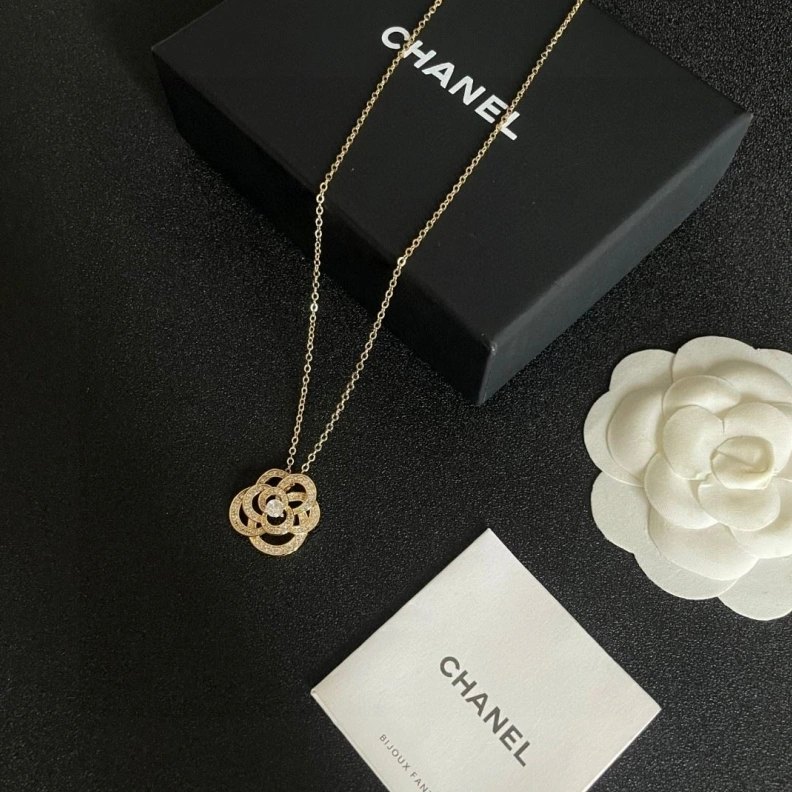 Bright Chxnxl Necklaces 285562