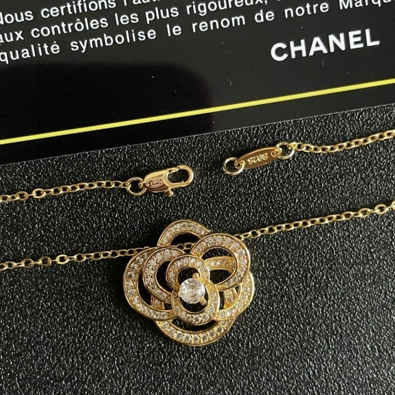 Bright Chxnxl Necklaces 285562