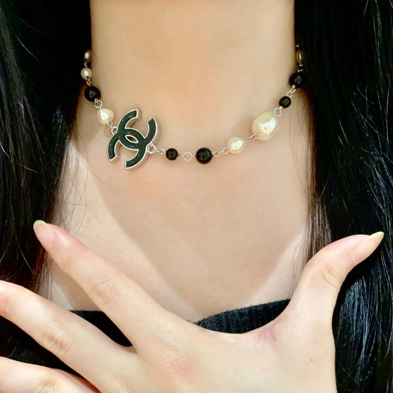 Breathable Chxnxl Necklaces 285548