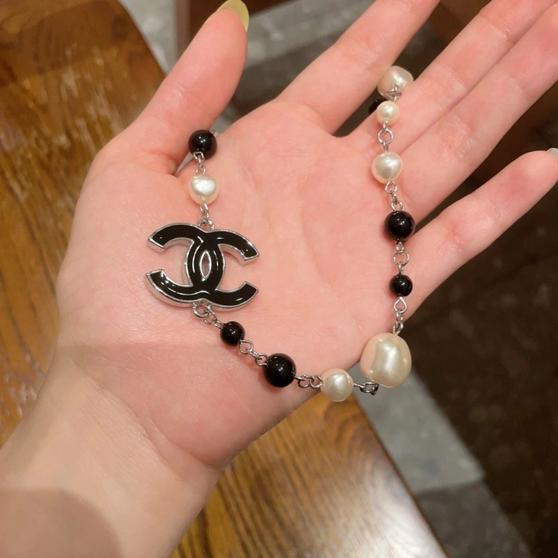 Breathable Chxnxl Necklaces 285548