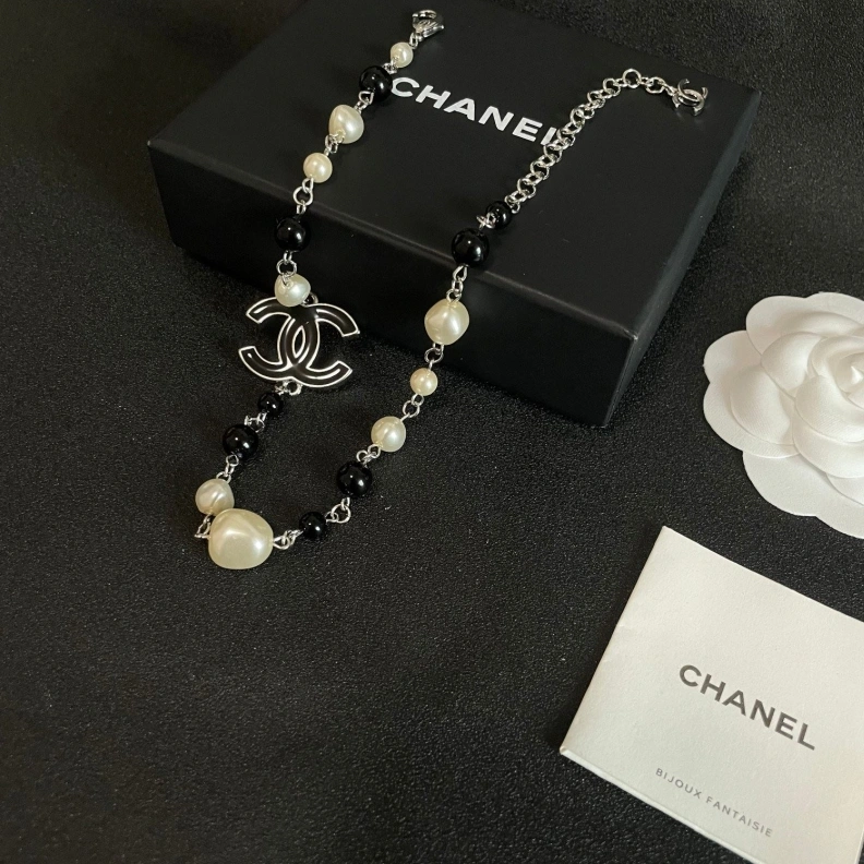 Breathable Chxnxl Necklaces 285548