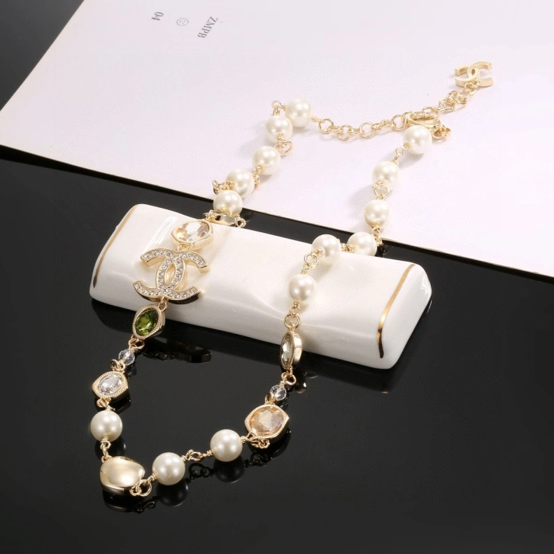 Compact Chxnxl Necklaces 285546