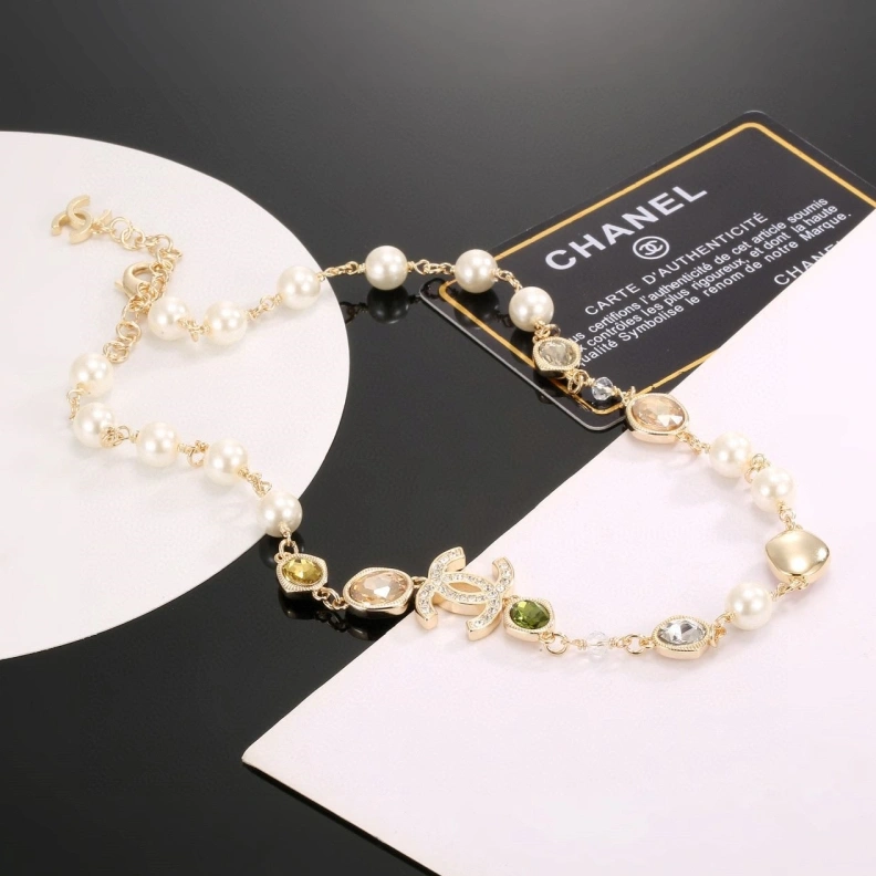 Compact Chxnxl Necklaces 285546