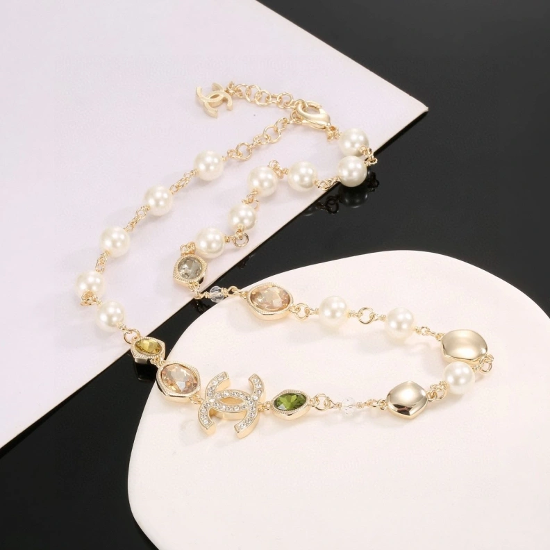 Compact Chxnxl Necklaces 285546