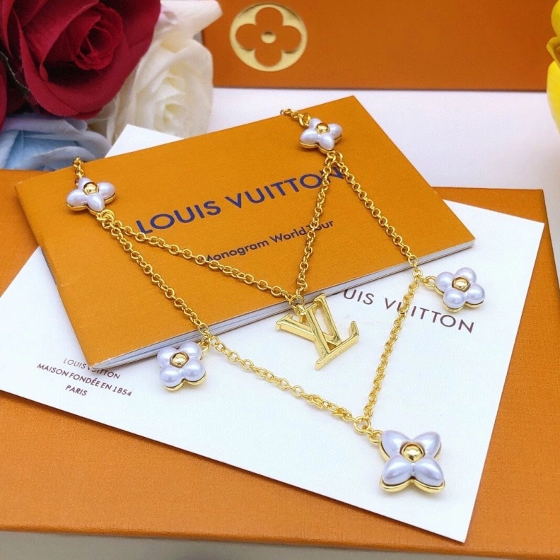 Fashionable LX Necklaces 308974