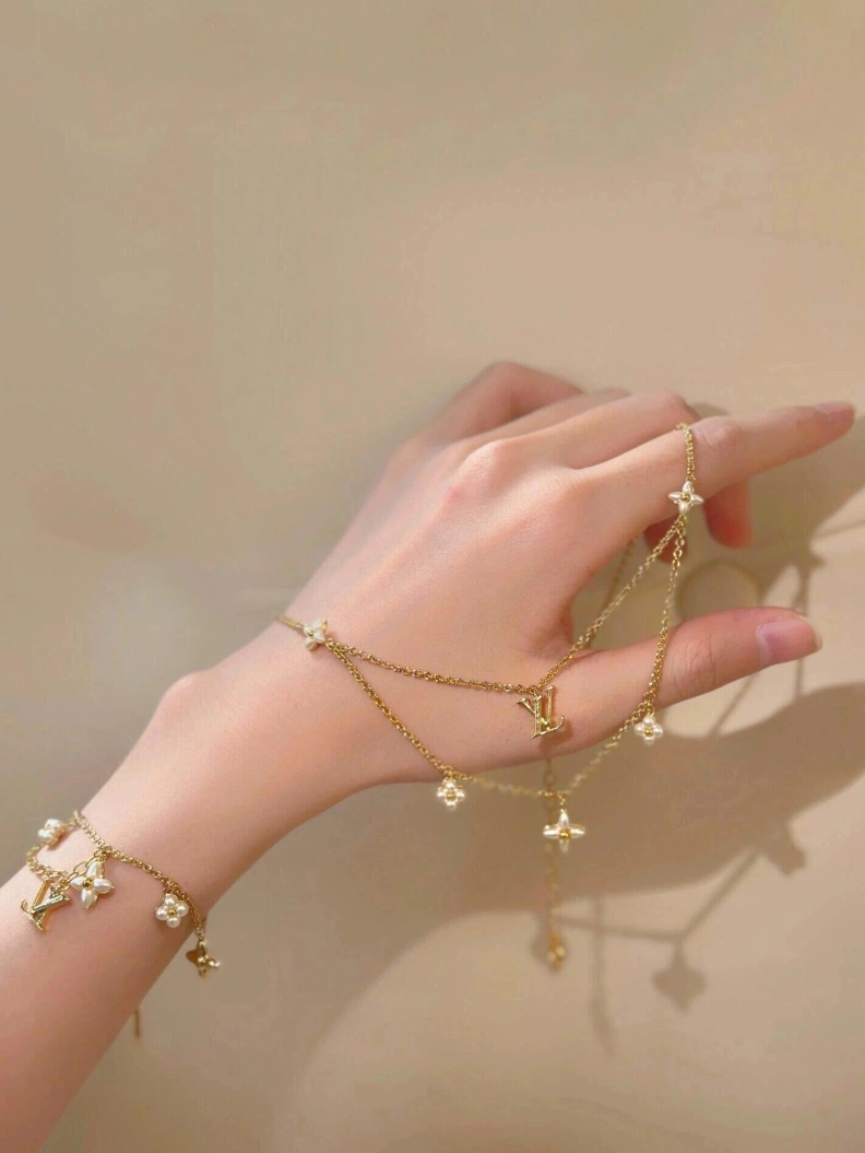 Fashionable LX Necklaces 308974