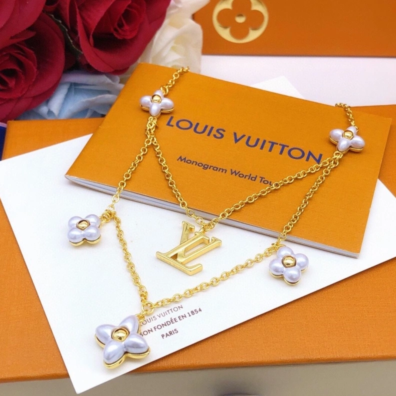 Fashionable LX Necklaces 308974