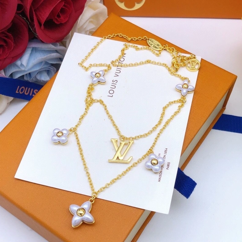 Fashionable LX Necklaces 308974