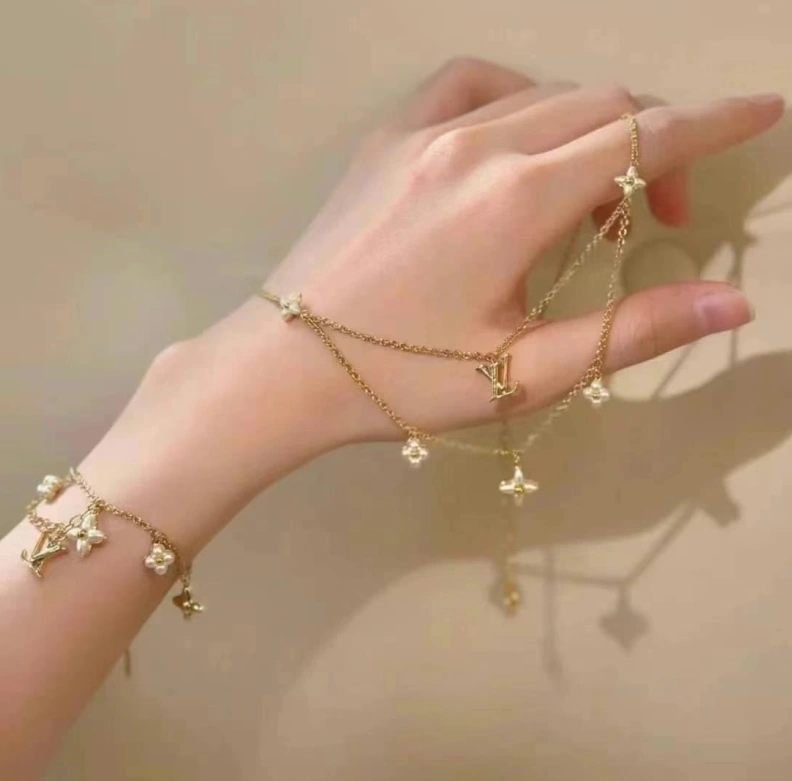 Fashionable LX Necklaces 308974