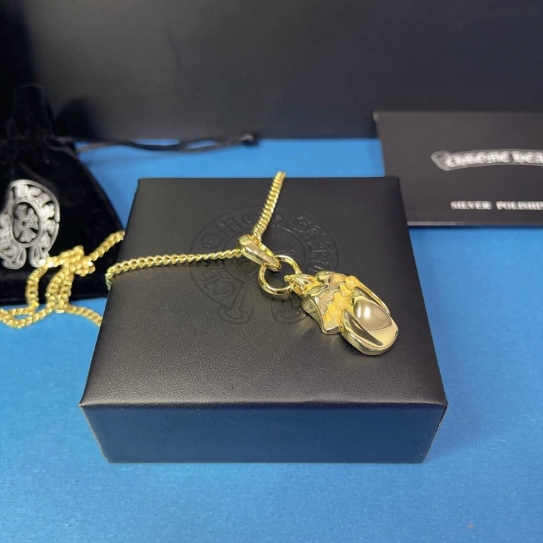 Classic Chrxmx Hxxrts Necklaces 297165