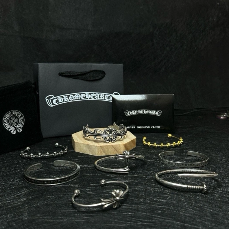 Refined Chrxmx Hxxrts Bracelets 297489