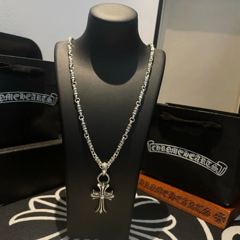 EyeCatching Chrxmx Hxxrts Necklaces 297153