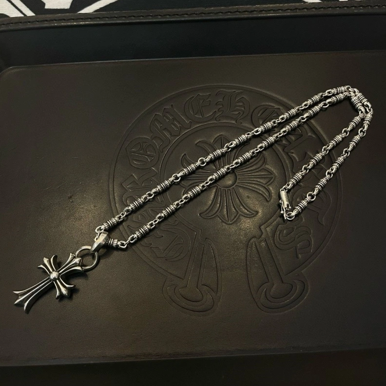 EyeCatching Chrxmx Hxxrts Necklaces 297153