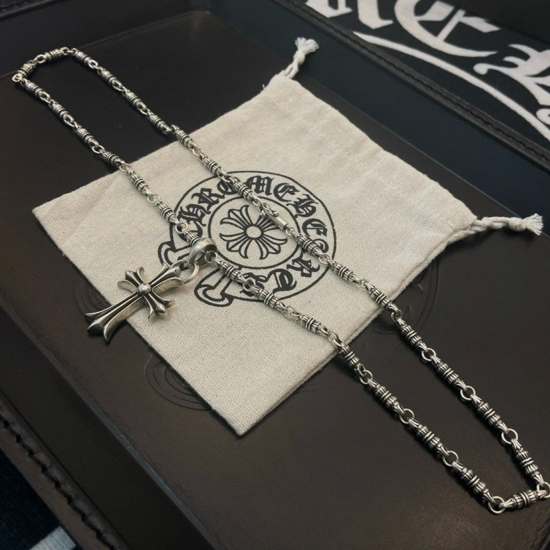 EyeCatching Chrxmx Hxxrts Necklaces 297153